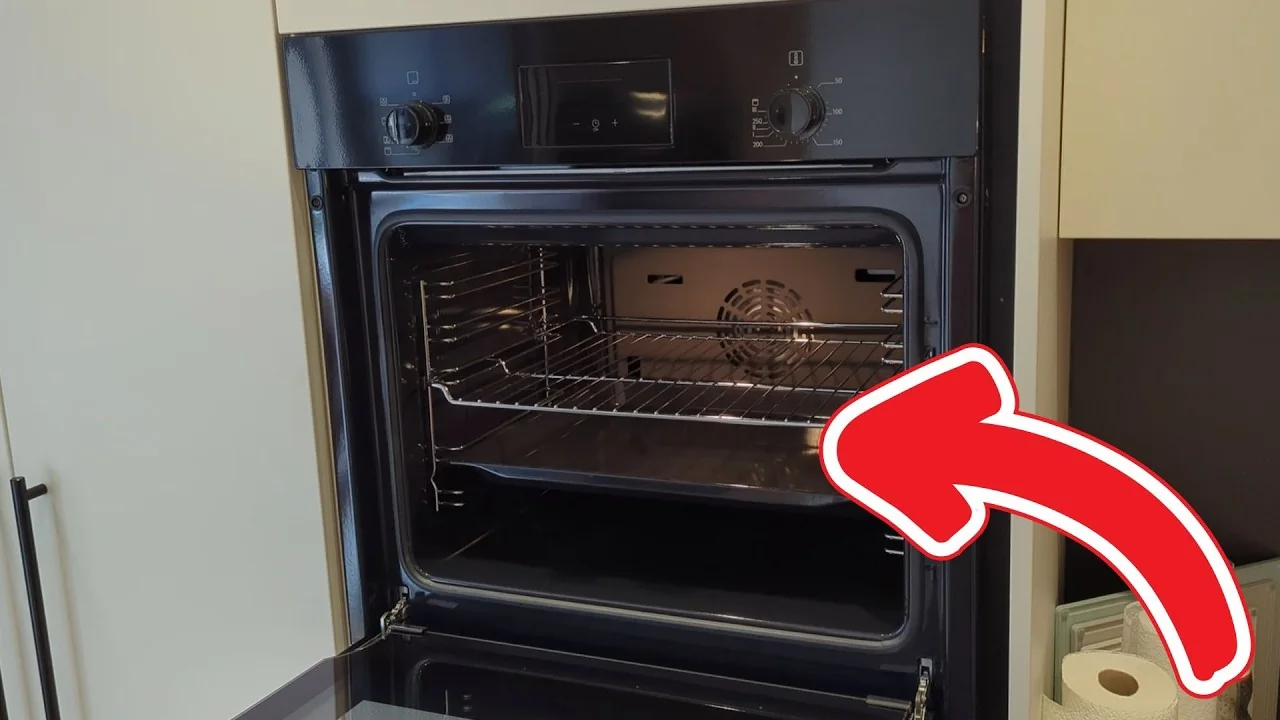 Video: BOSCH HBF133BA1 Backofen Schwarz