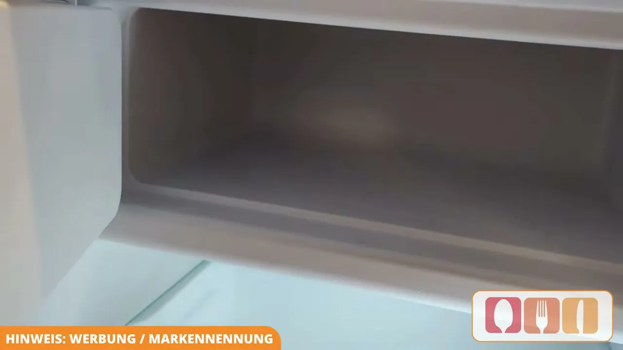 In meinem Test erweist sich das integrierte Gefrierfach als äußerst praktisch für Tiefkühlprodukte oder Eiswürfel.