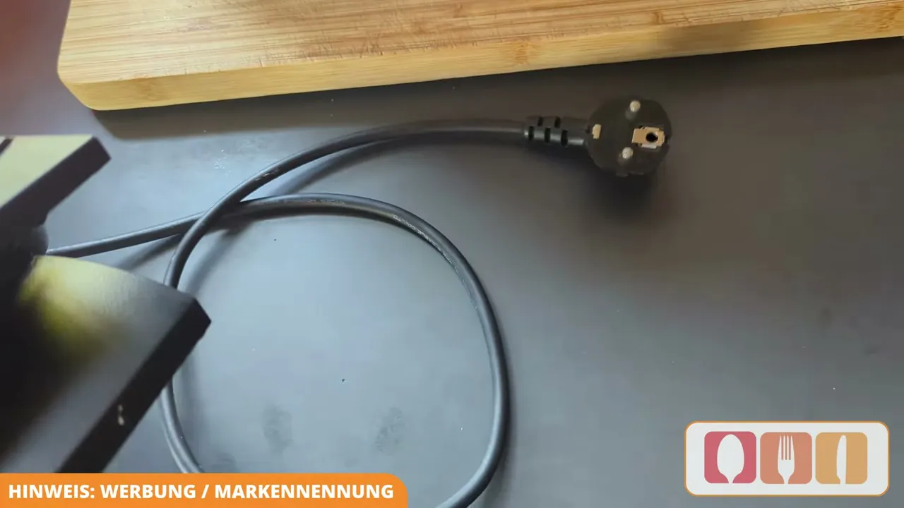 In meinem Test punktet die praktische Kabelaufwicklung, die eine extrem platzsparende Aufbewahrung ermöglicht.