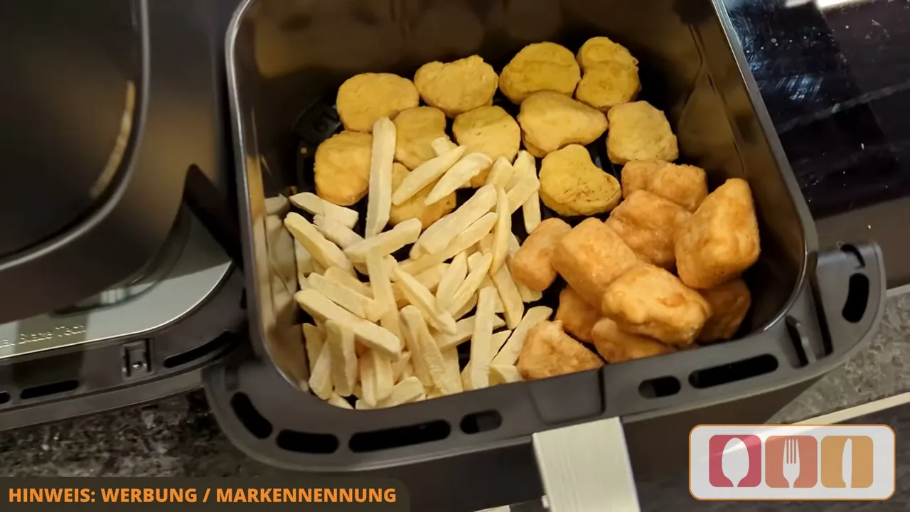 In meinem Test konnte ich Pommes, Chicken Nuggets und Fisch gleichzeitig in einem Korb ohne Probleme zubereiten.