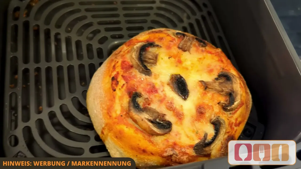 Ich denke, selbst das Aufwärmen einer Mini-Pizza klappt in wenigen Minuten deutlich besser als im klassischen Ofen.