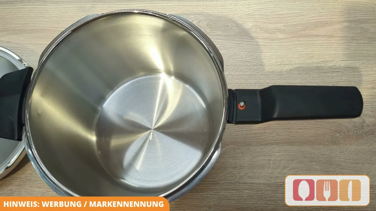 Ich finde das Fassungsvermögen von 4,5 Litern perfekt, da ich sehr gerne größere Portionen auf Vorrat koche.