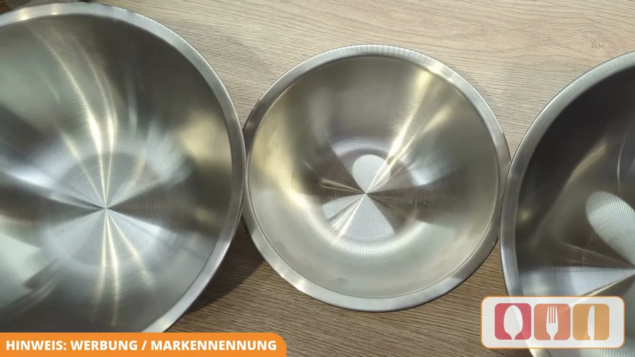 Die verschiedenen Schüsselgrößen bieten ein flexibles Fassungsvermögen für das Vorbereiten, Kochen und Servieren in der Küche.