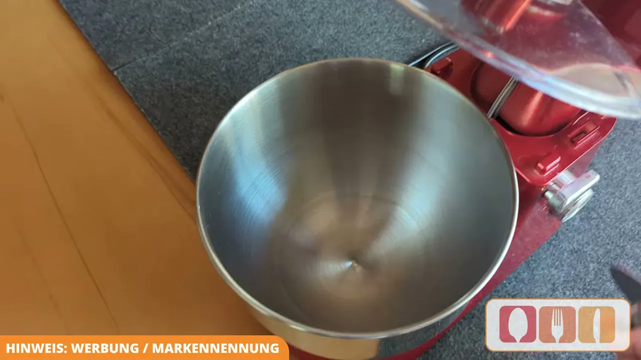 Aus meiner Sicht ist die herausnehmbare Edelstahlschüssel extrem praktisch und lässt sich bequem reinigen.