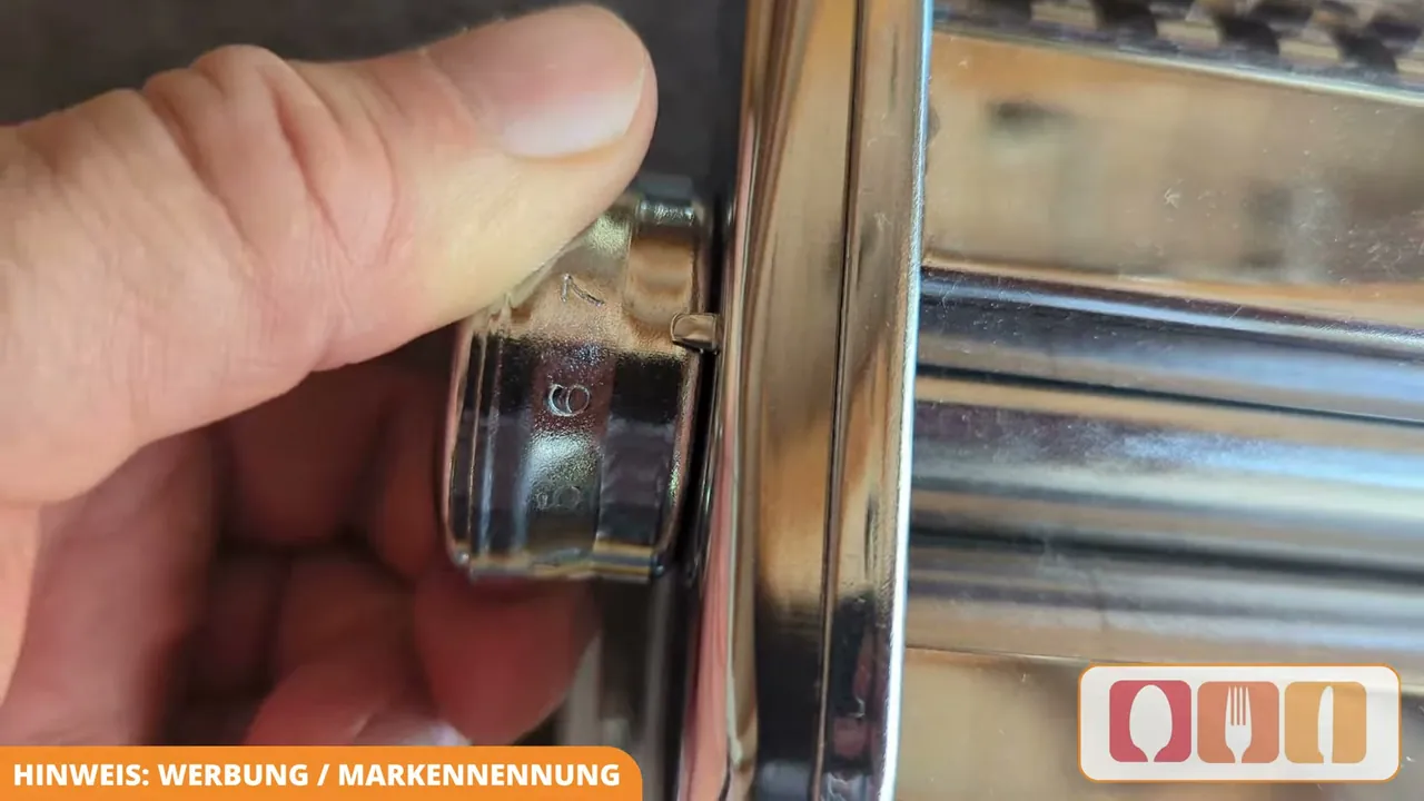 Ich finde den Regler mit zehn Positionen extrem praktisch, um die Teigblattstärke flexibel zwischen 0,6 und 4,8 mm zu wählen.