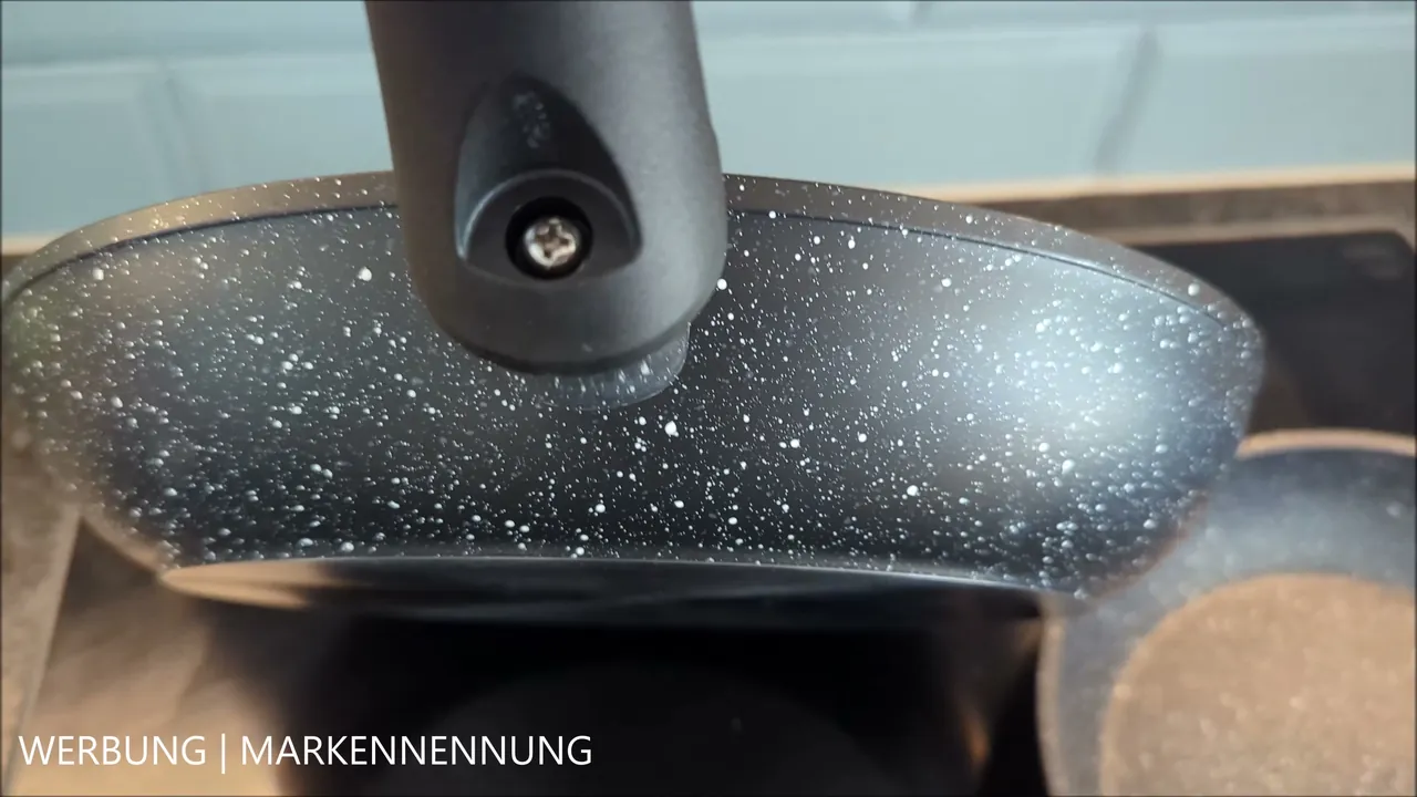 Die robuste Konstruktion aus geschmiedetem Aluminium und die schicke Marmor-Optik machen auf mich einen hochwertigen Eindruck.