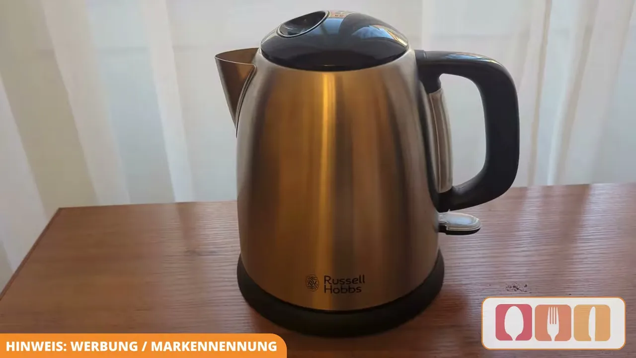 Aus meiner Sicht wertet das gebürstete Edelstahl-Design die Küche enorm auf und der 360°-Sockel ist im Alltag super komfortabel.