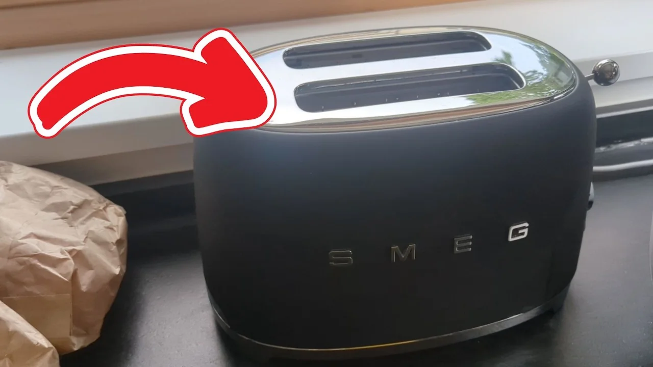 Video: Smeg TSF01 Retro-Toaster