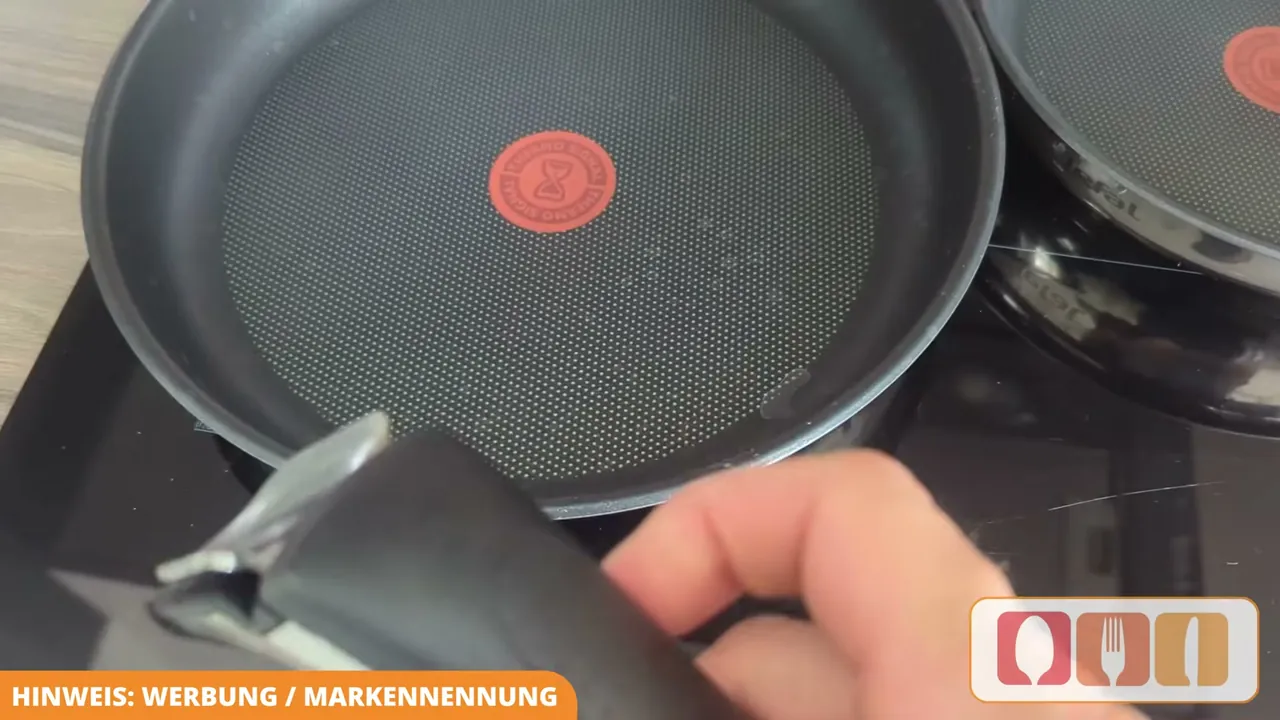 Besonders gut gefällt mir der abnehmbare Griff, wodurch ich die Pfannen flexibel vom Herd in den Backofen stellen kann.