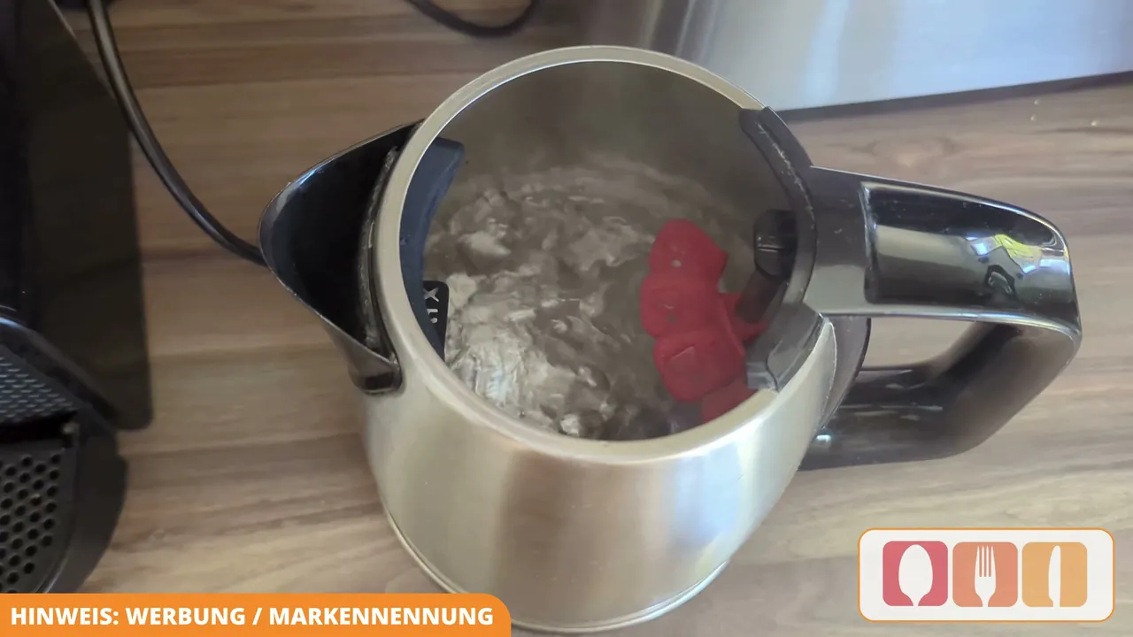 In meinem Test brachten die starken 2400 Watt Leistung das Wasser wirklich im Handumdrehen zum Kochen.