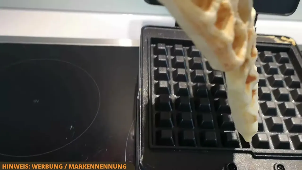 Meiner Erfahrung nach lösen sich die bis zu 2,6 cm dicken Waffeln dank der Antihaftbeschichtung perfekt und ohne Rückstände.