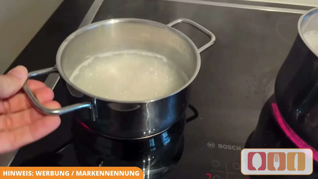 Der breite Schüttrand unterstützt ein zielsicheres und tropffreies Ausgießen von Flüssigkeiten.