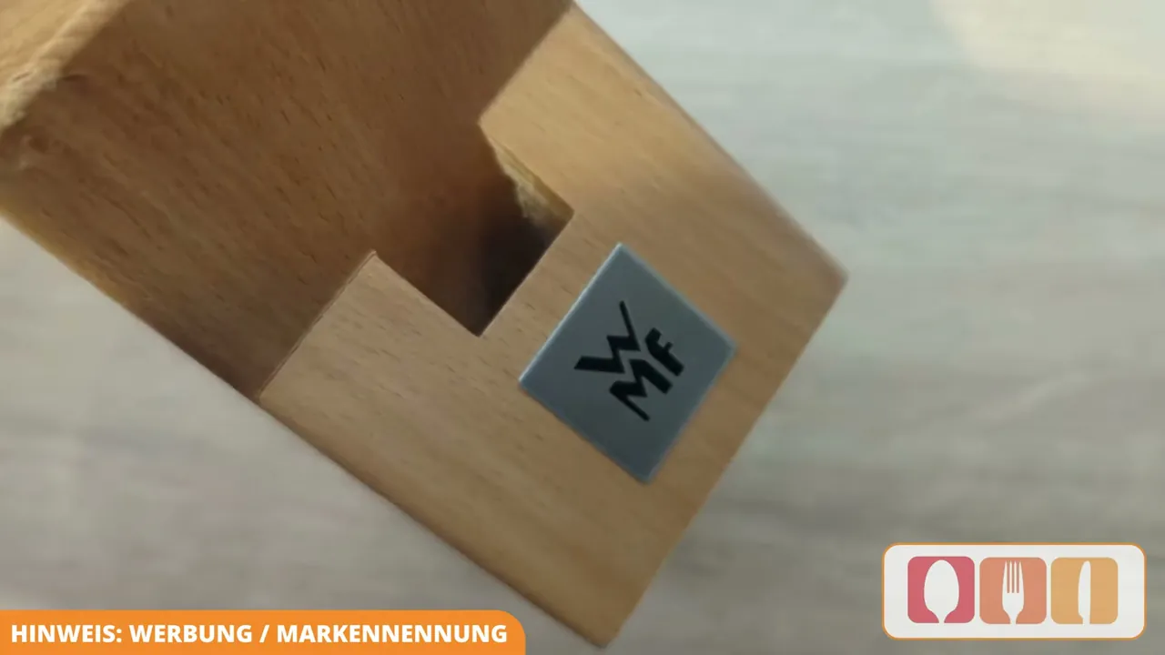 Das schlichte Design des naturbelassenen Birkenholzblocks fügt sich unaufdringlich in jede Küchenzeile ein.