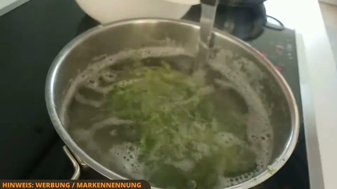Aus meiner Sicht kann sich das Ergebnis absolut sehen lassen: Die Spätzle schwimmen wunderbar locker im kochenden Wasser.