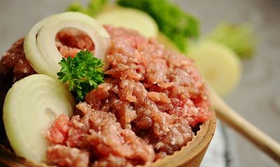 Hackfleisch wuerzen
