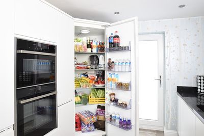 Lebensmittel im Kuehlschrank lagern (1)