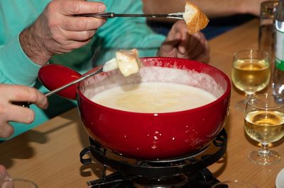 Rotwein oder Weisswein zu Kaesefondue (1)