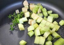 Rhabarber einkochen: Anleitung, Rezept & wichtige Tipps