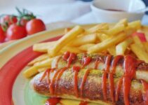 Die 10 besten Currywurst Beilagen: Was dazu essen?
