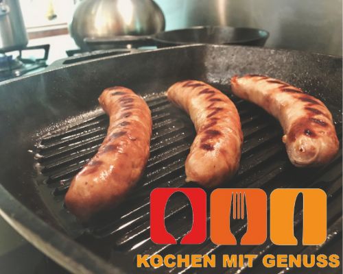 Bratwurst in der Pfanne knusprig