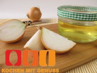 Zwiebelsaft mit Zucker oder Honig