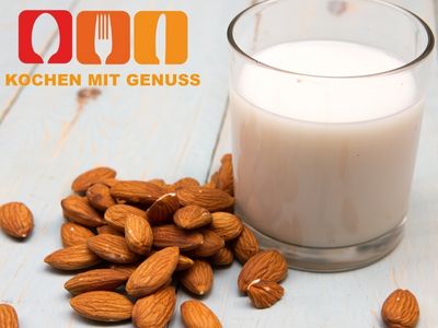 Wie schmeckt Mandelmilch im Vergleich zu anderen Milchalternativen?