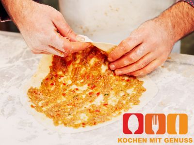  Welche Zutaten werden normalerweise fuer Lahmacun verwendet