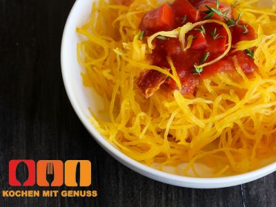 Nach was schmeckt Spaghettikürbis in Kombination mit anderen Zutaten?