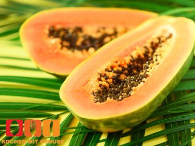 Wie schmeckt Papaya im Vergleich zu anderen tropischen Früchten?